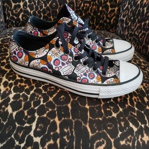 Sugar skull converse